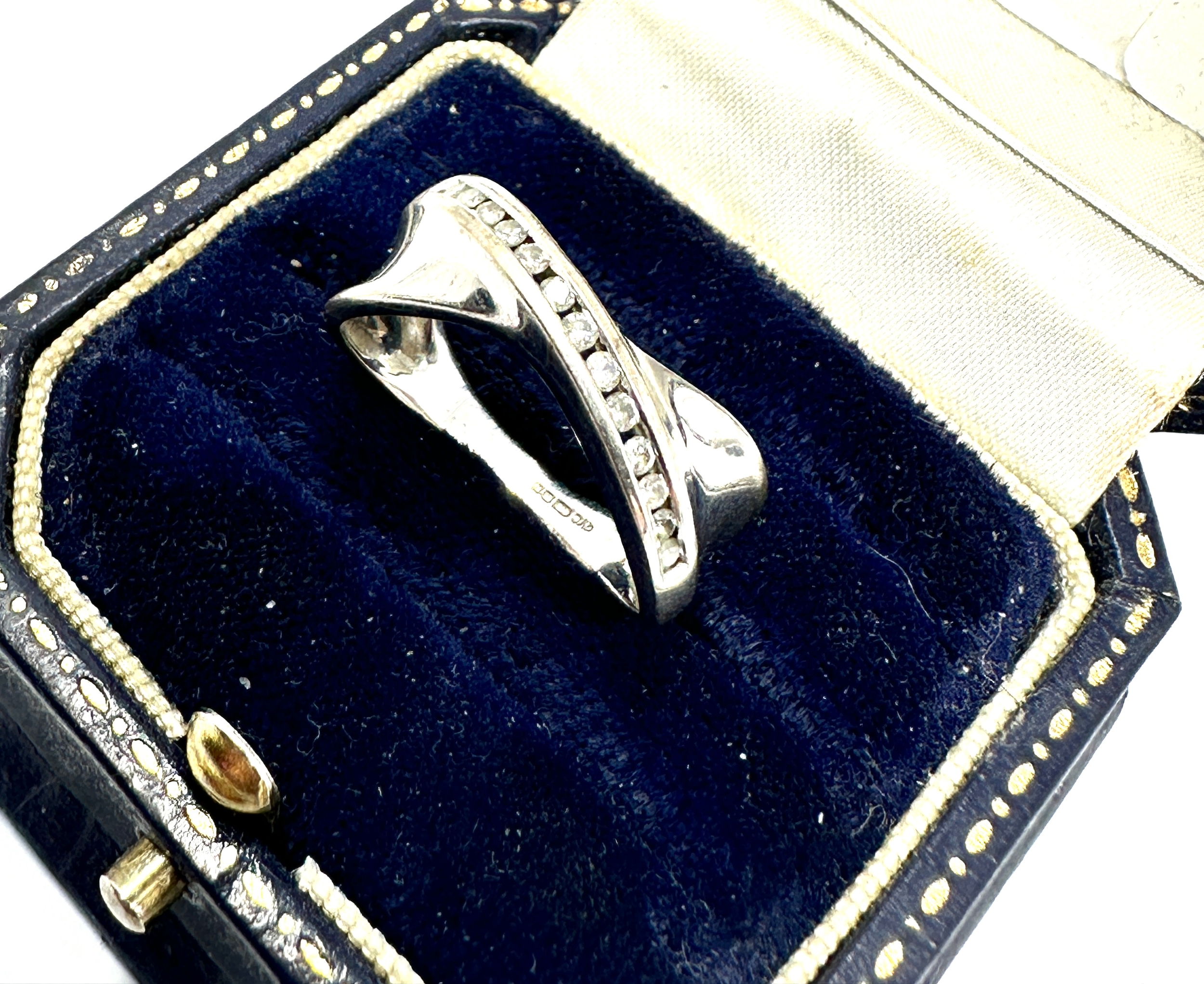 9ct white gold & diamond ring weight 3.2g - Image 3 of 4