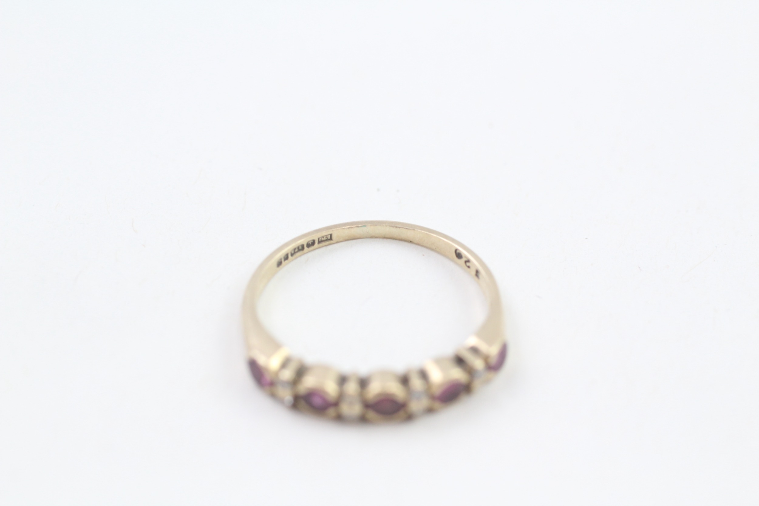 9ct gold vintage ruby & diamond half eternity ring (1.4g) - Image 2 of 4