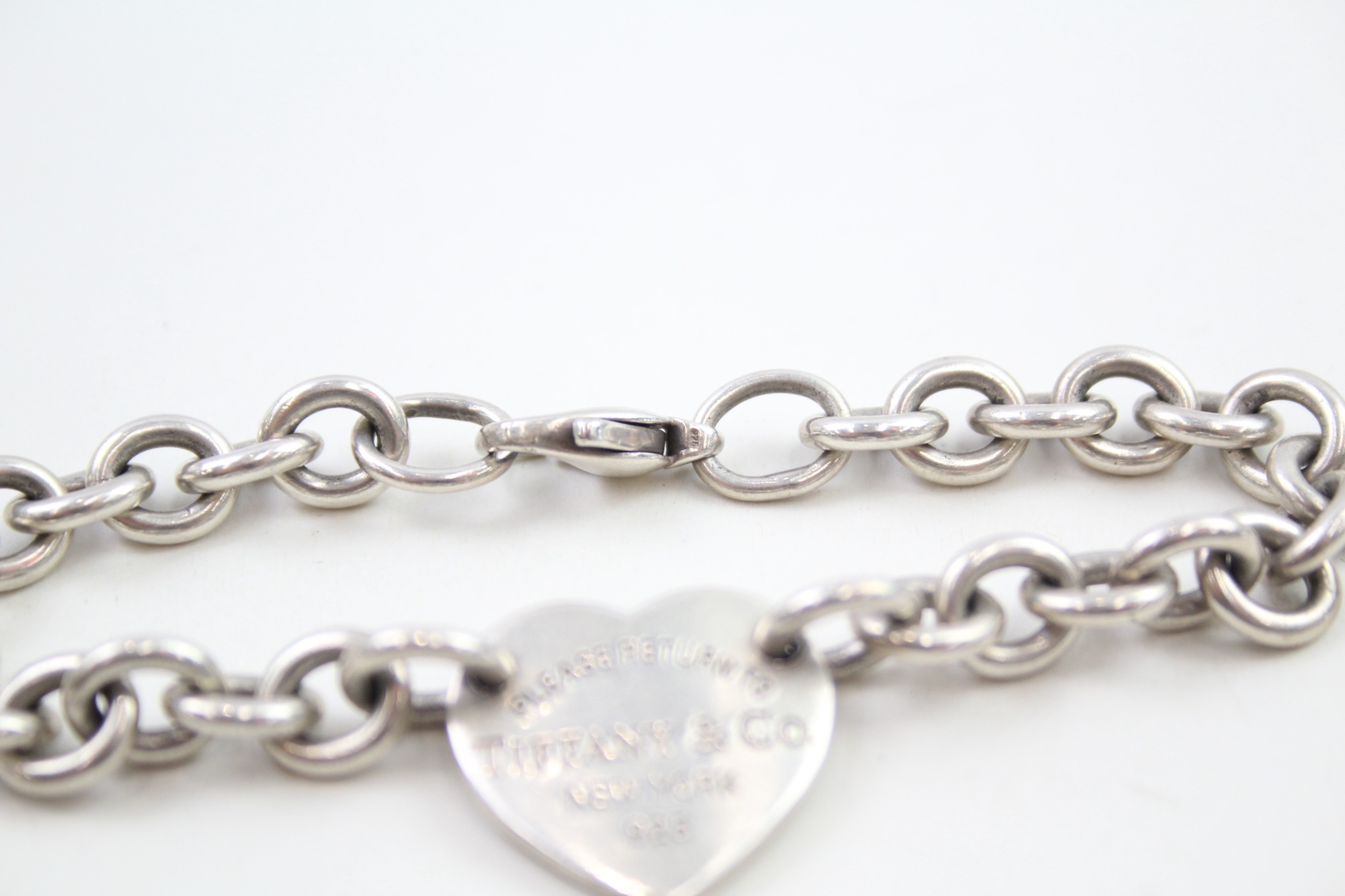 A silver bracelet by Tiffany and Co (26g) - Image 3 of 5