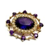 9ct gold amethyst & seed-pearl brooch measures approx 3cm by 2.5cm weight 6.1g