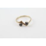 14ct gold vintage two stone sapphire dress ring (1.2g)