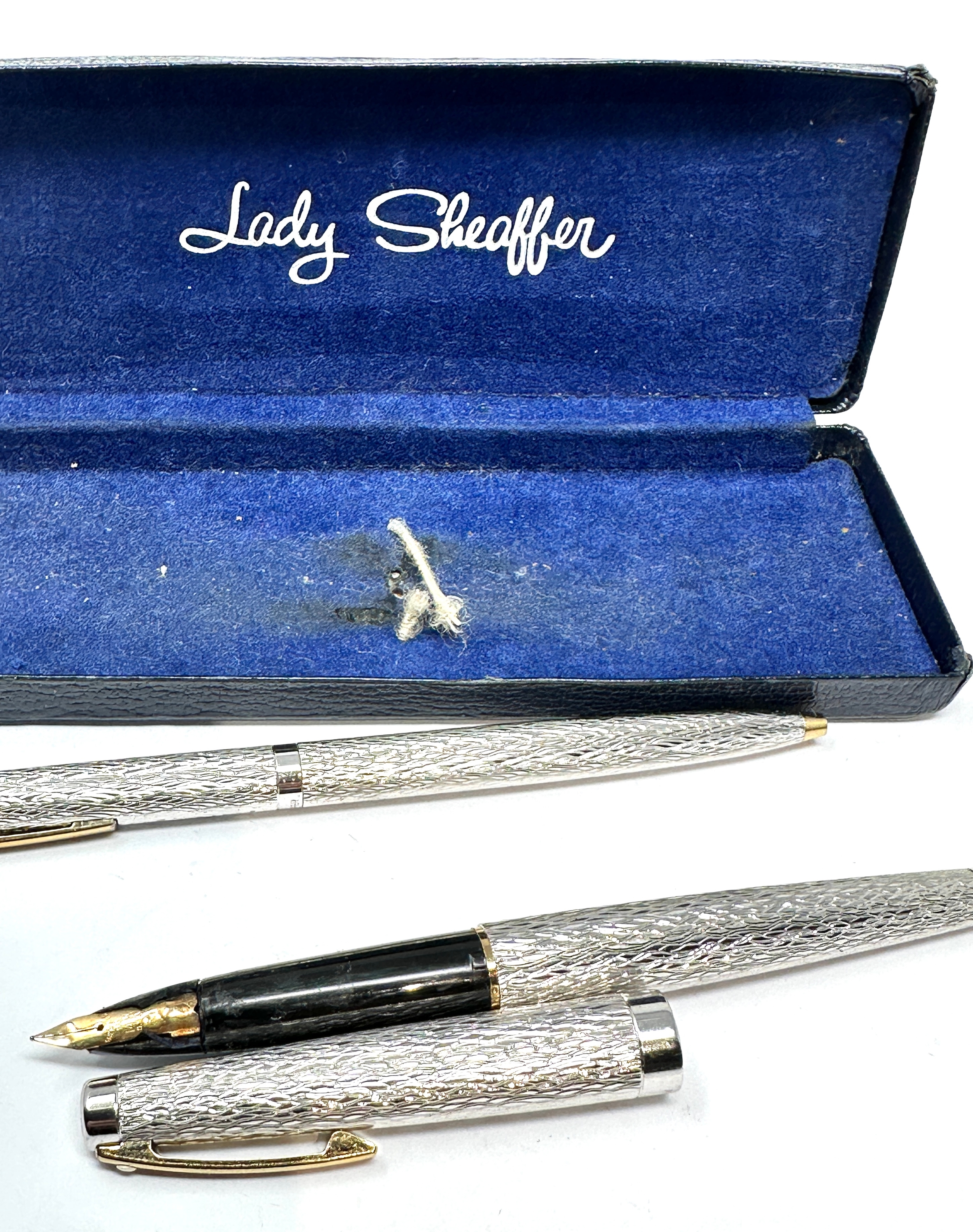 Boxed vintage lady sheaffer 14ct gold nib fountain pen and 1 other case only - Image 2 of 4