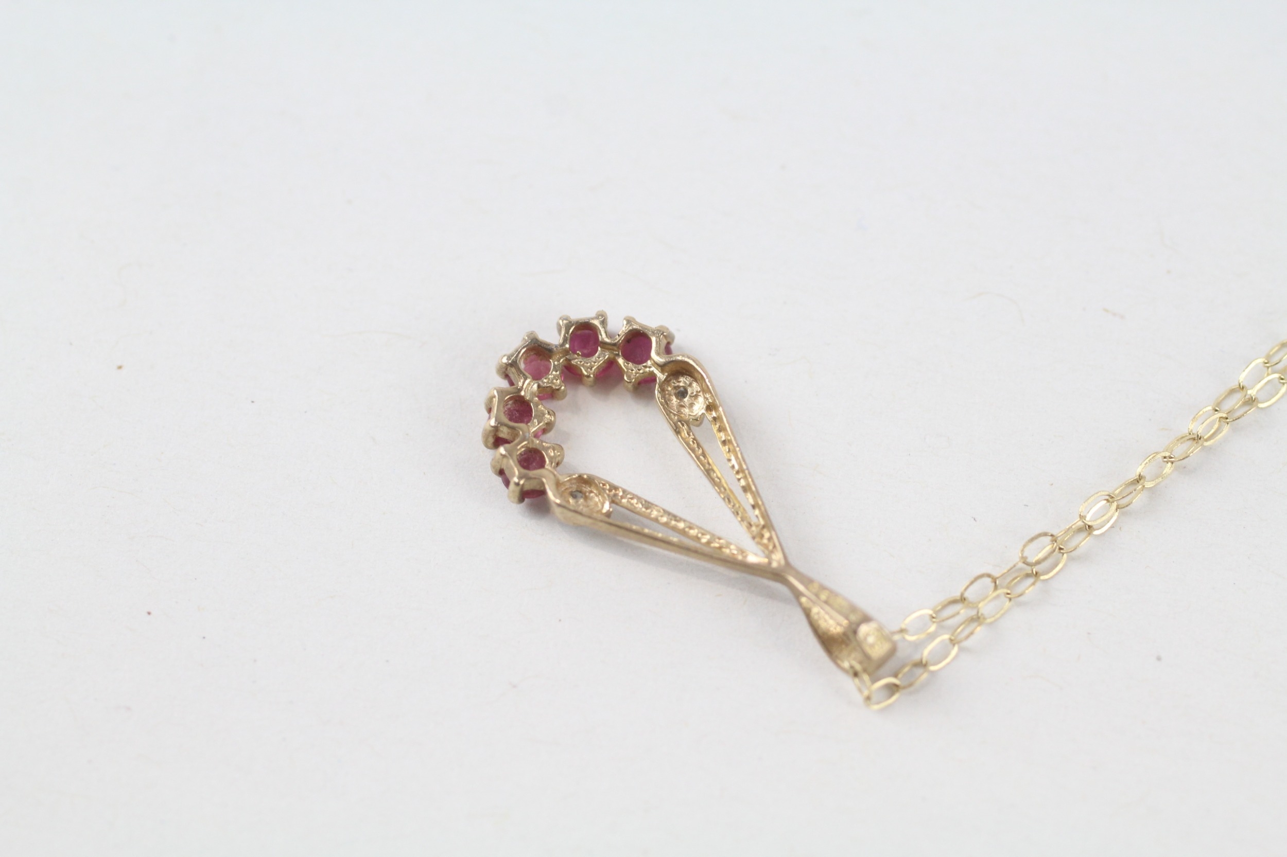 9ct gold 1980's ruby & diamond pendant necklace (1.1g) - Image 4 of 4