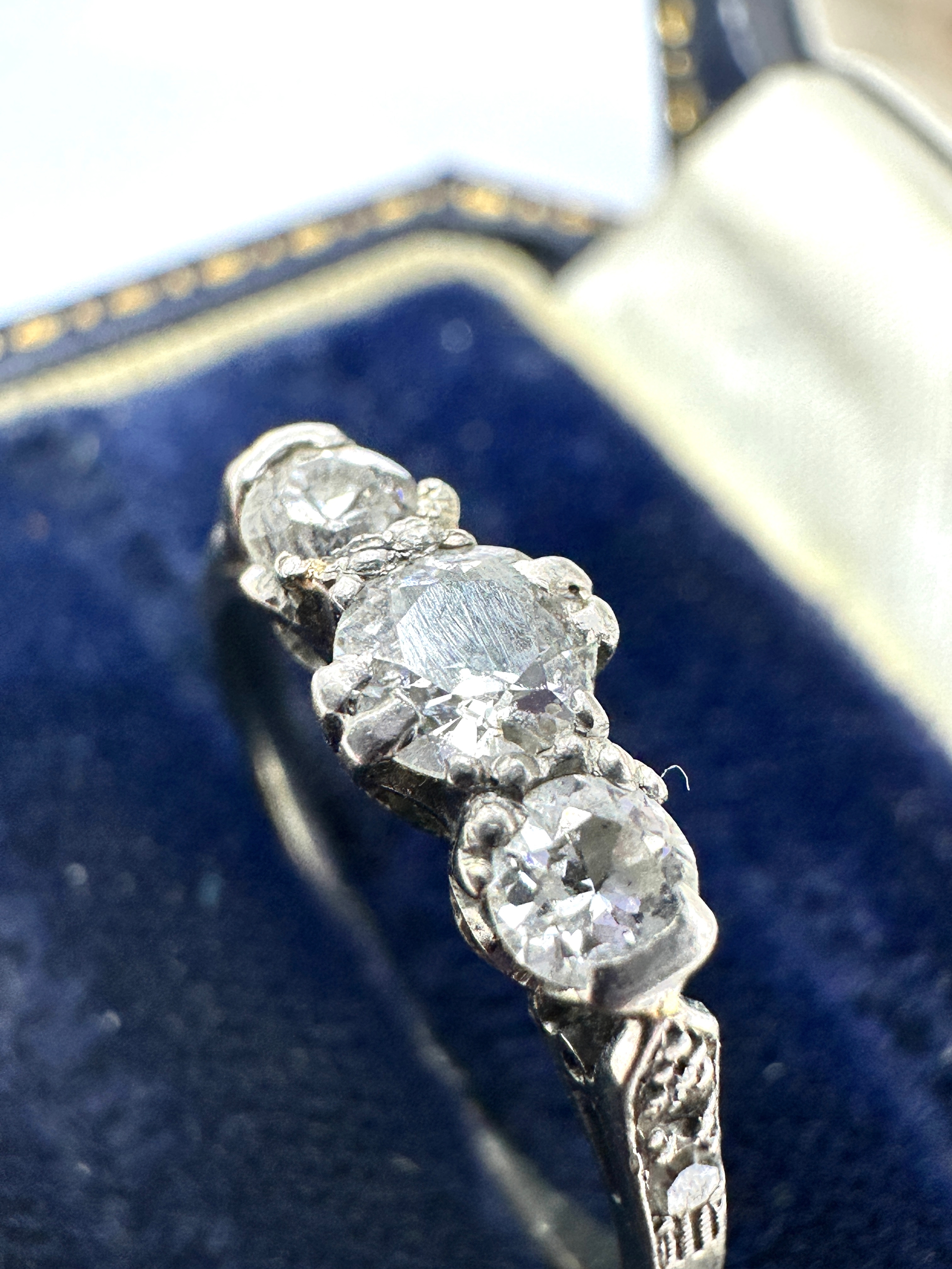 Vintage 18ct white gold diamond ring est .50ct diamonds weight 2.2g - Image 3 of 4