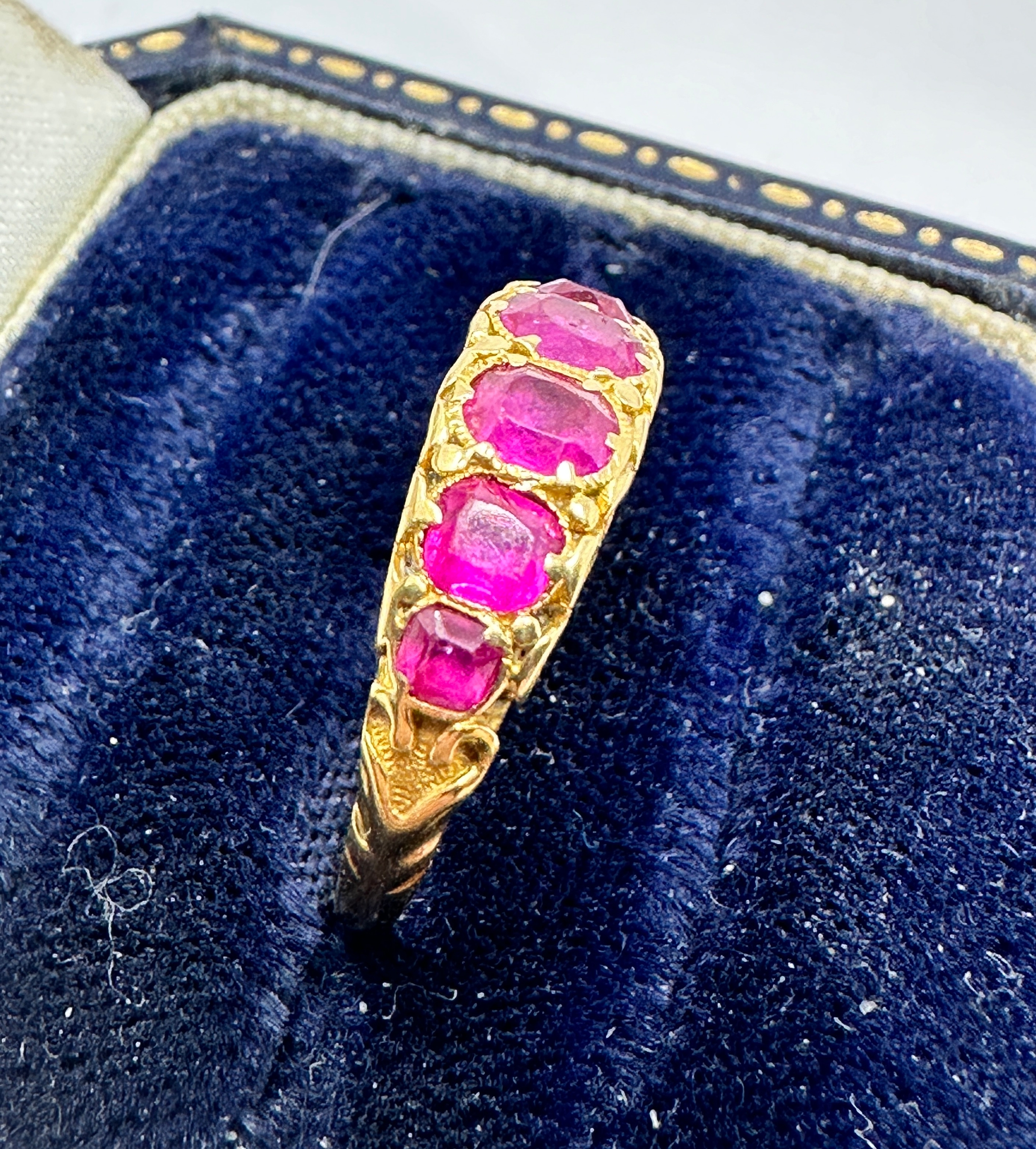 Vintage 18ct gold ruby ring weight 1.8g xrt tested as 18ct - Image 2 of 4