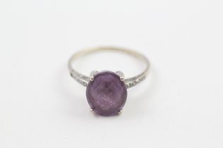 9ct white gold faceted amethyst & diamond shoulders dress ring (2.1g)