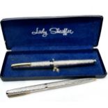 Boxed vintage lady sheaffer 14ct gold nib fountain pen and 1 other case only