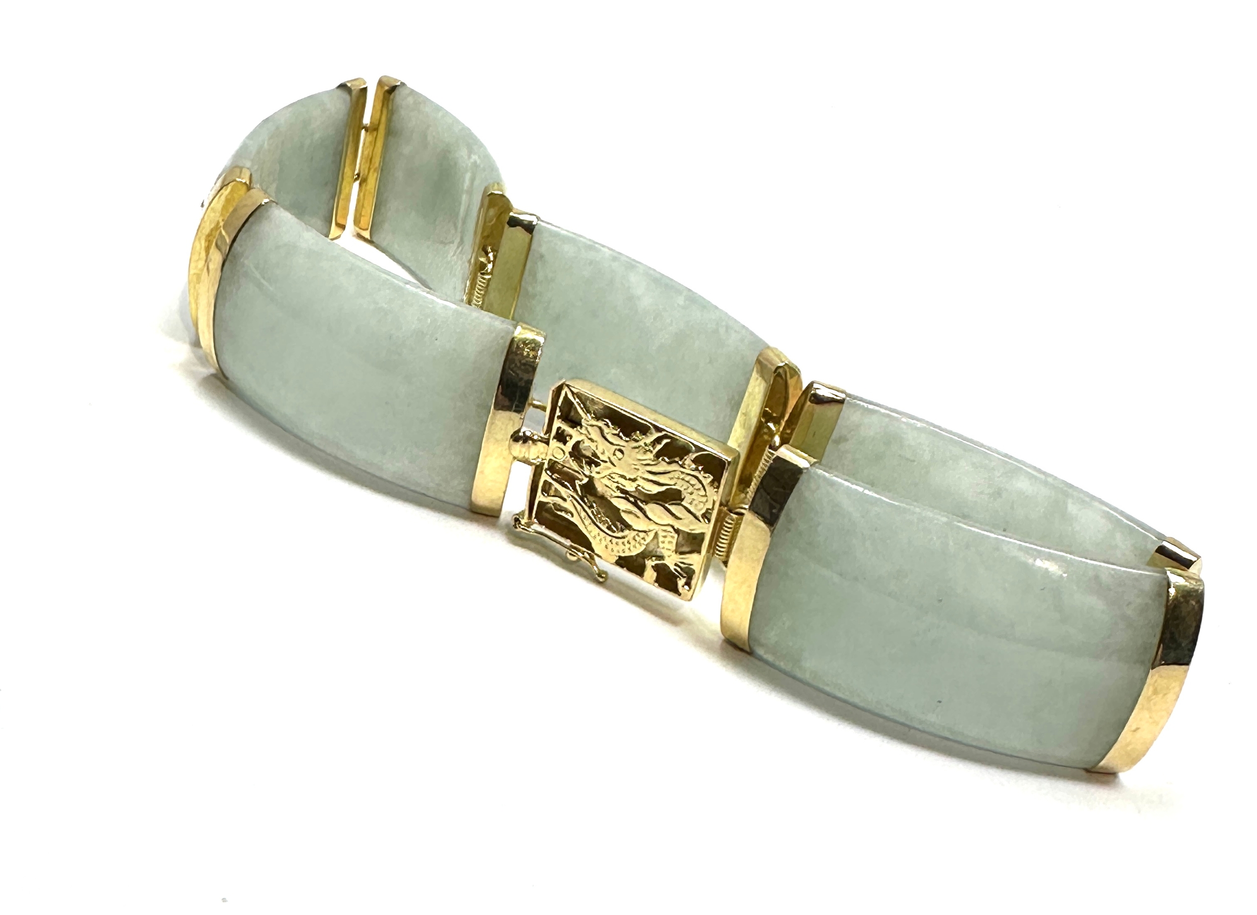 Chinese 14ct gold & jade bracelet jade panels with 14ct gold mounts clasp has dragen details - Image 4 of 4