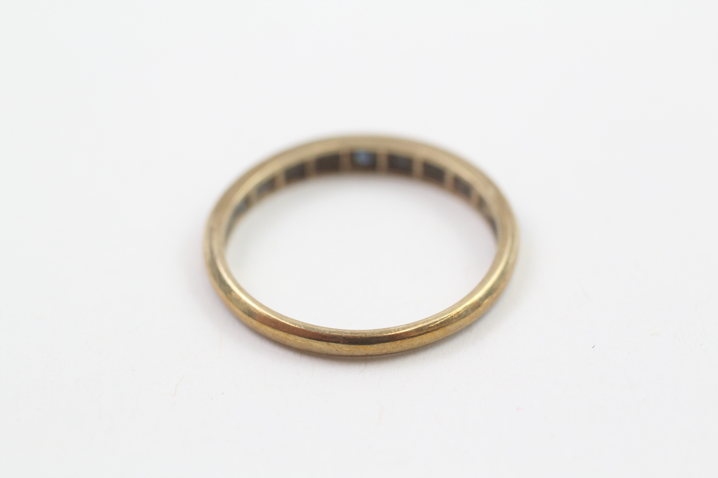 9ct gold vintage sapphire half eternity ring (1.7g) - Image 4 of 4