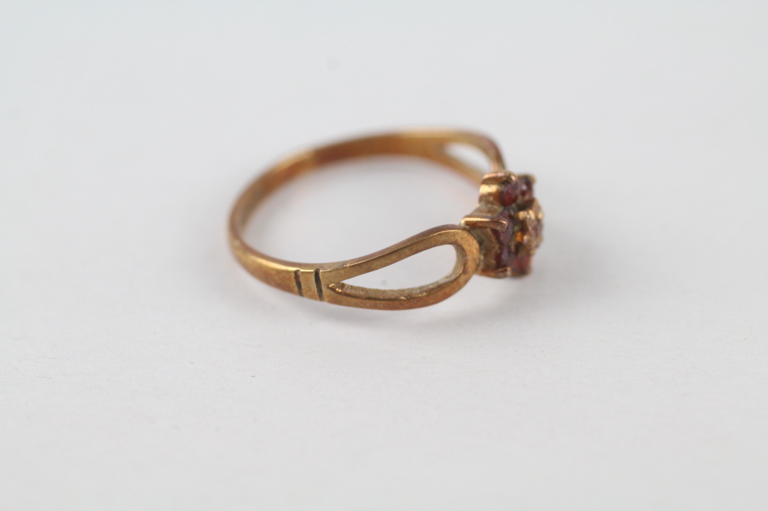 14ct gold vintage garnet cluster ring (1.6g) - Image 2 of 4