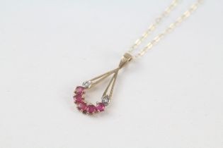 9ct gold 1980's ruby & diamond pendant necklace (1.1g)