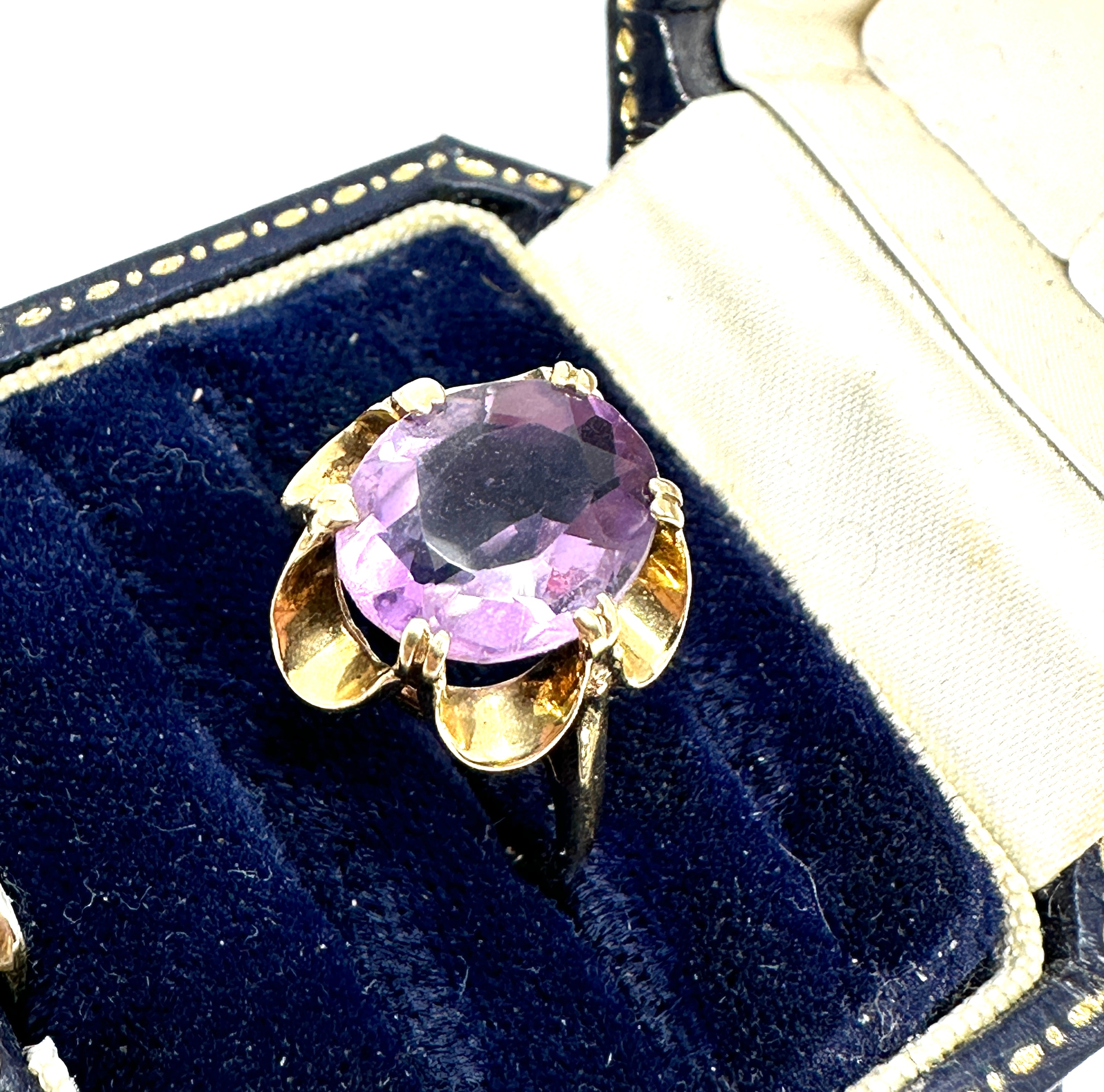 9ct gold amethyst ring weight 3.3g - Image 3 of 4