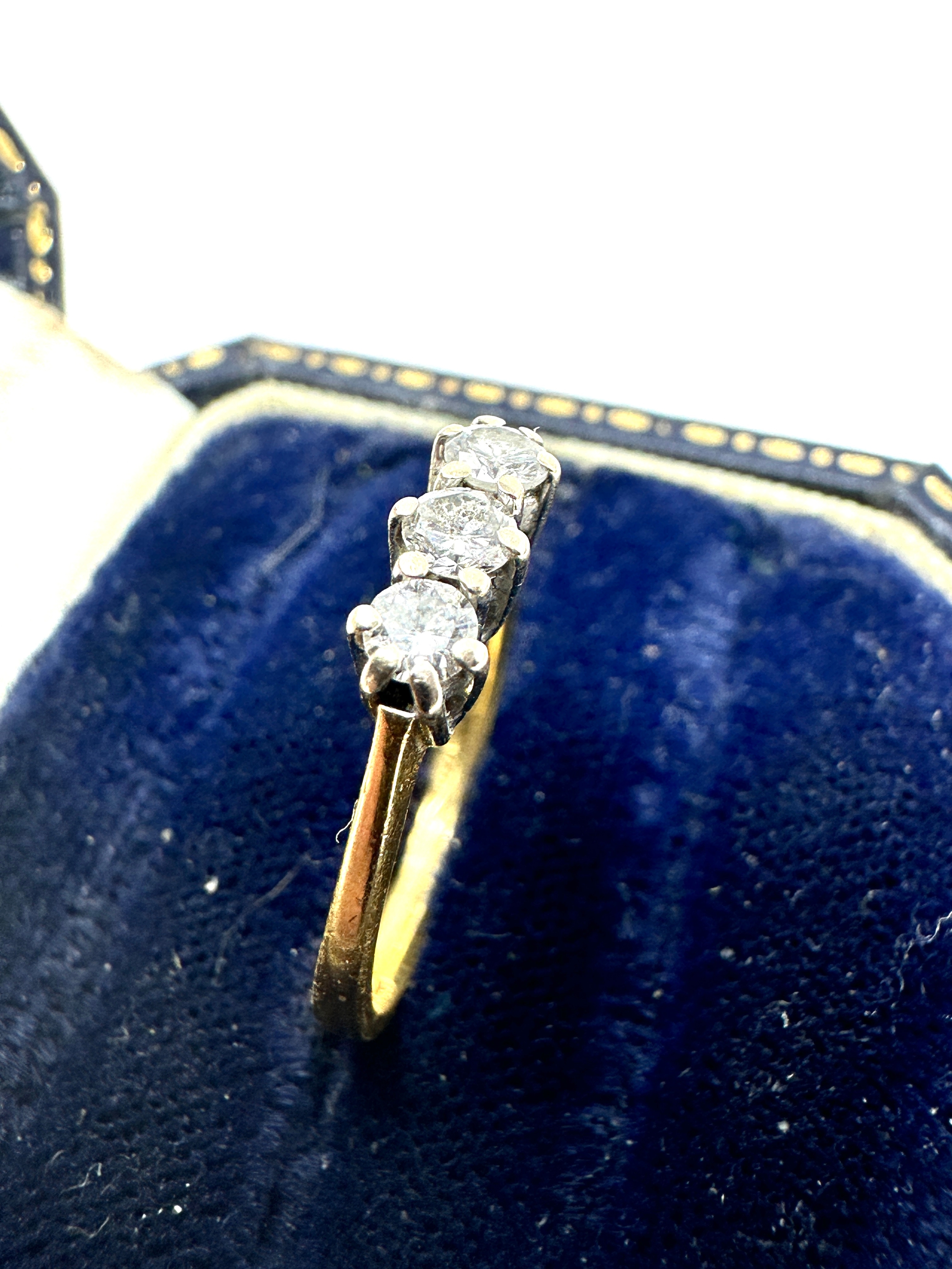 18ct gold diamond ring weight 2g - Image 3 of 4