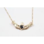 9ct gold sapphire claddah necklace (2.4g)