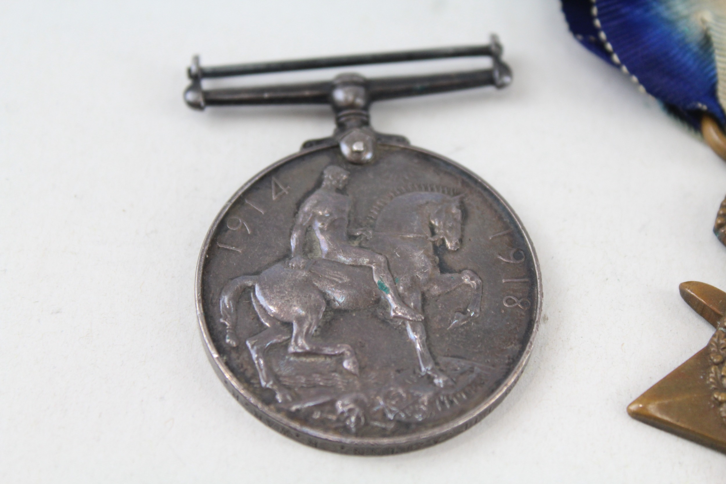 WW1 Medals x 2 inc. Mons Star & War Named 2369 Pte A.Penn R. War Regt - Image 2 of 5
