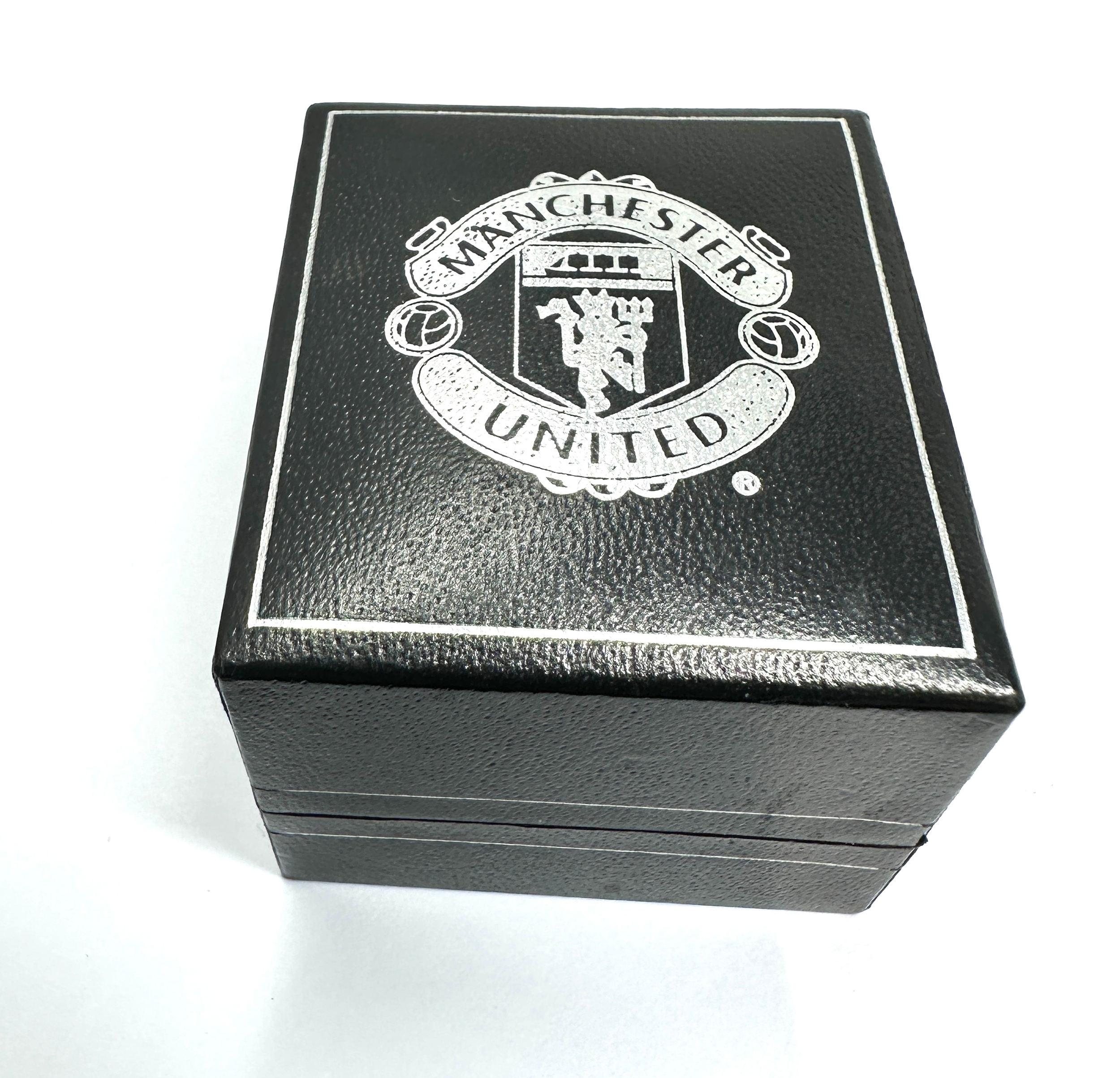 Boxed manchester united 9ct gold & diamond ring weight 5.6g - Image 5 of 5