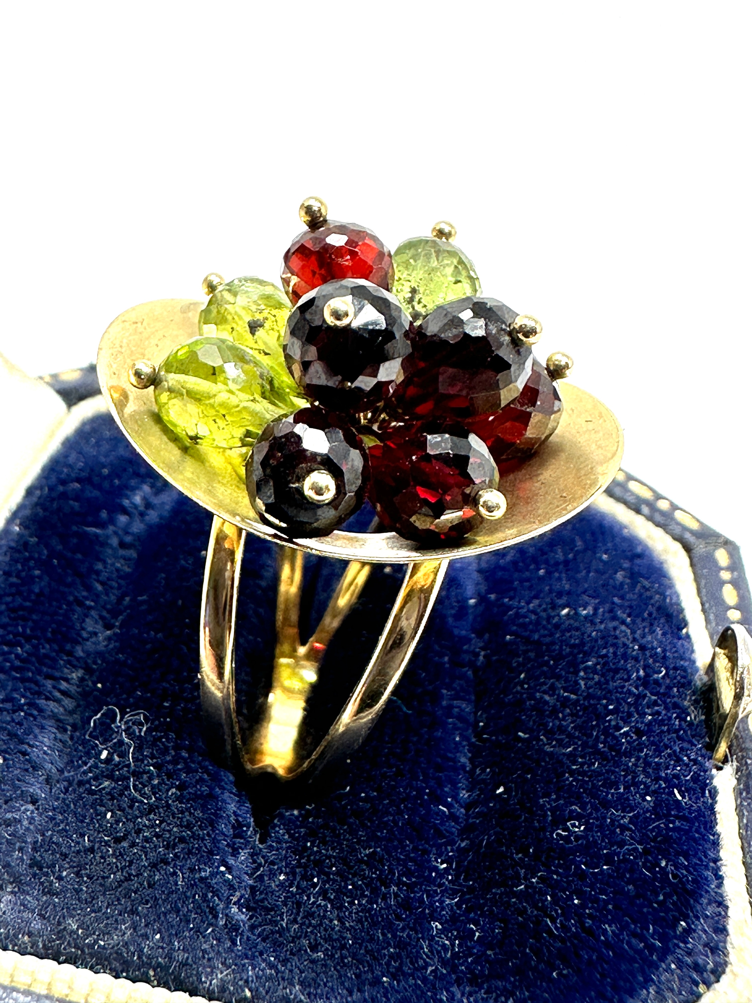 14ct gold peridot & garnet ring weight 6.5g - Image 2 of 5