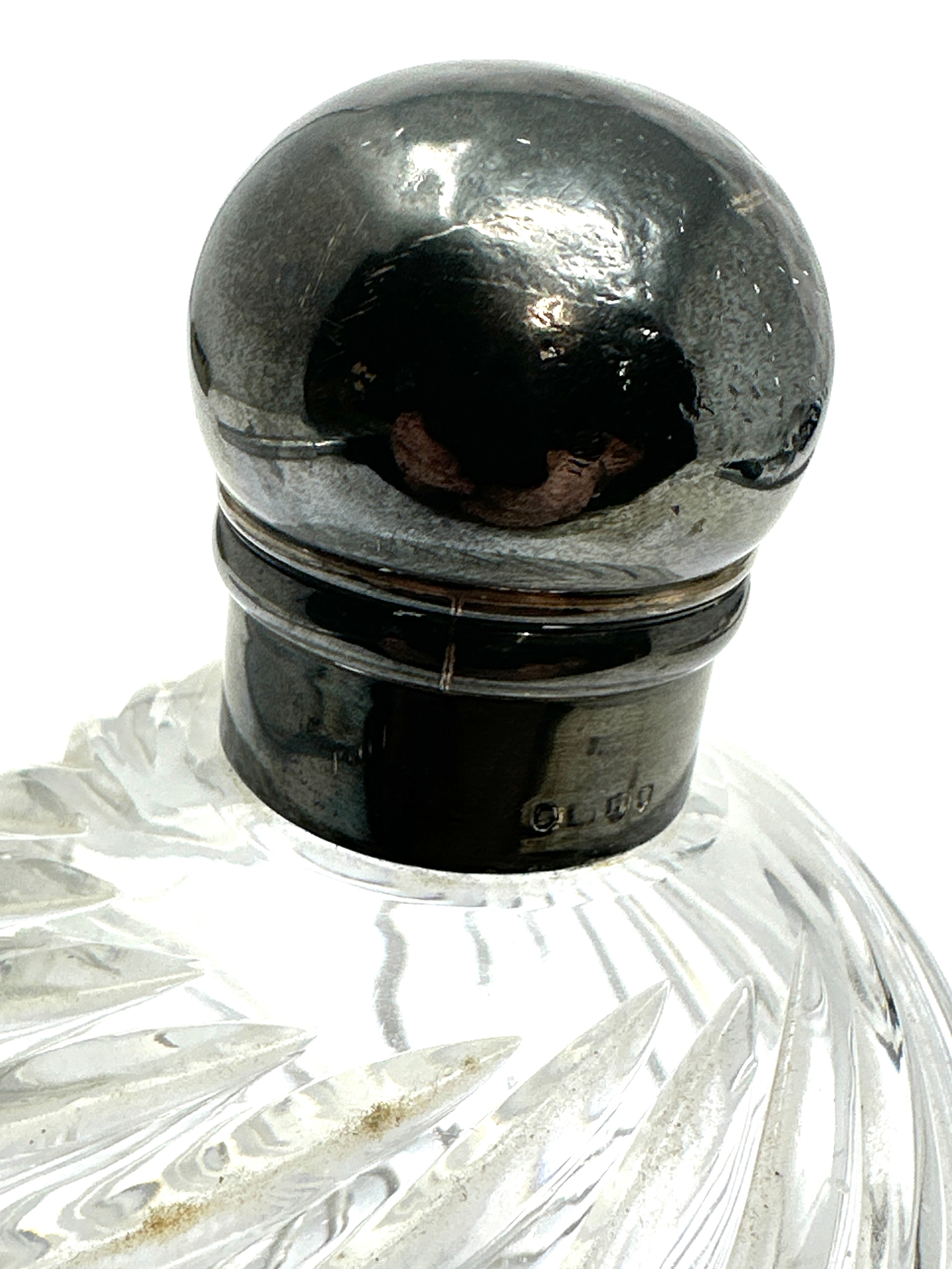 Victorian silver top scent bottle measures approx height 12cm by 8.5cm dia - Image 2 of 4