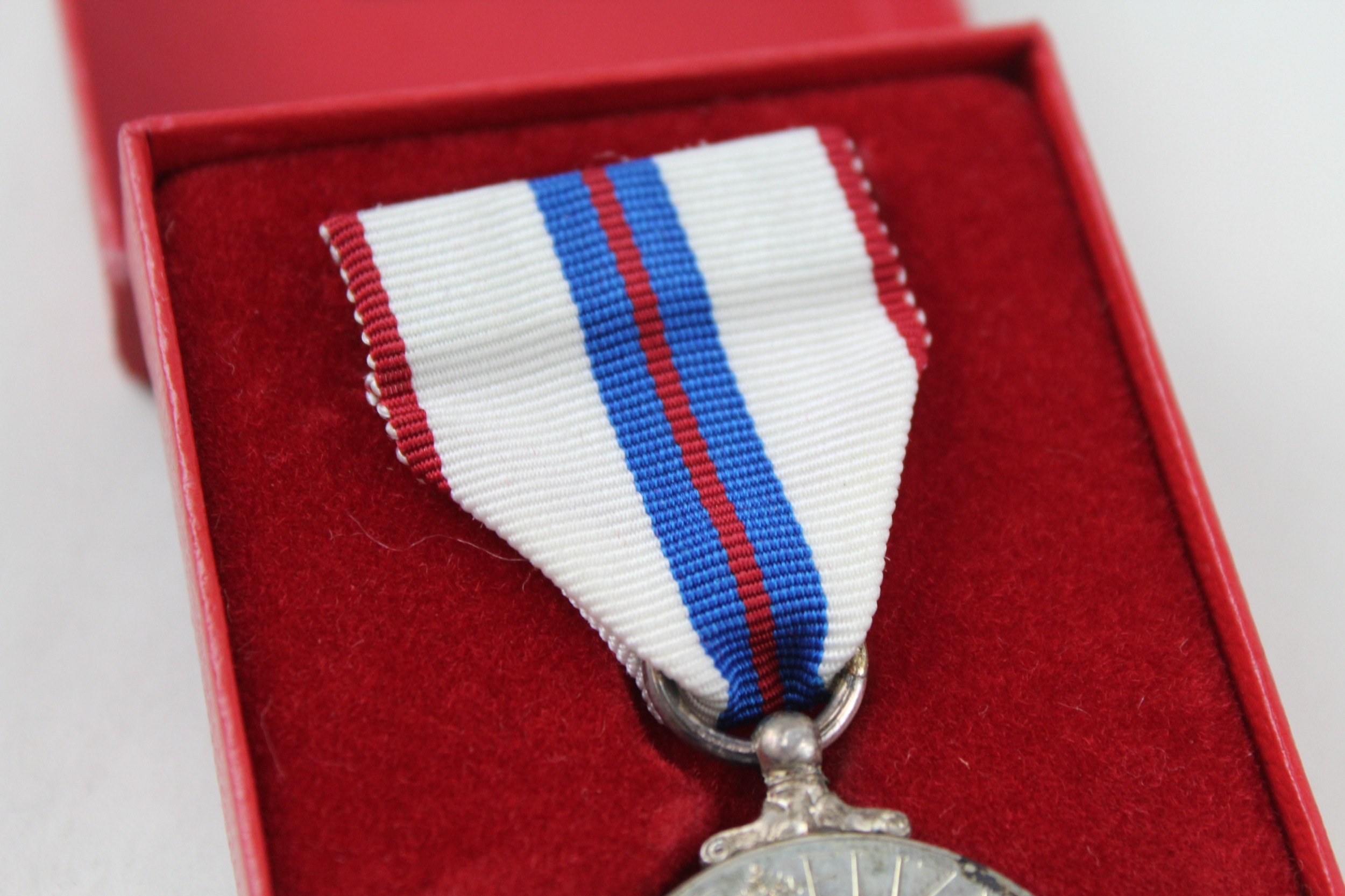 Boxed ER.II 1977 Silver Jubilee Medal - Image 3 of 6