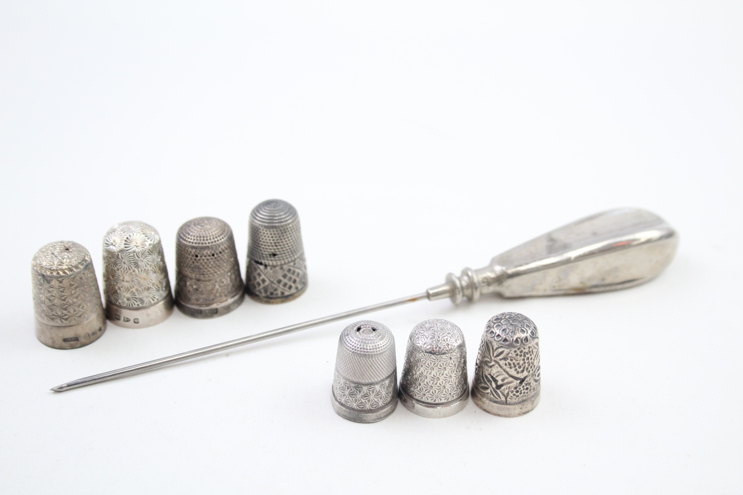 8 x .925 sterling thimbles & handled crochet hook