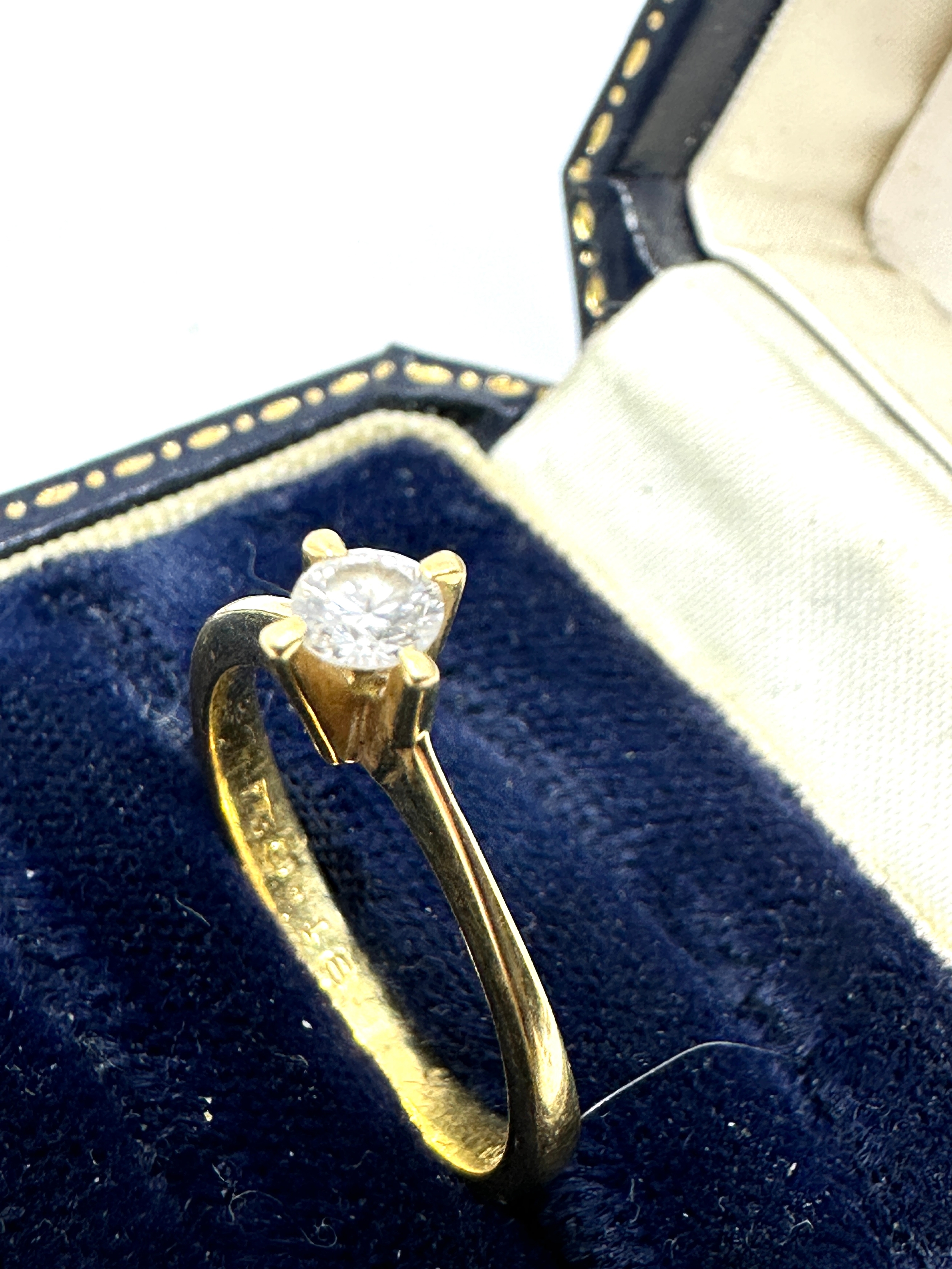 18ct gold diamond solitaire diamond ring weight 3g - Image 3 of 4