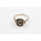 9ct gold vintage black onyx letter 'C' dress ring (2g)