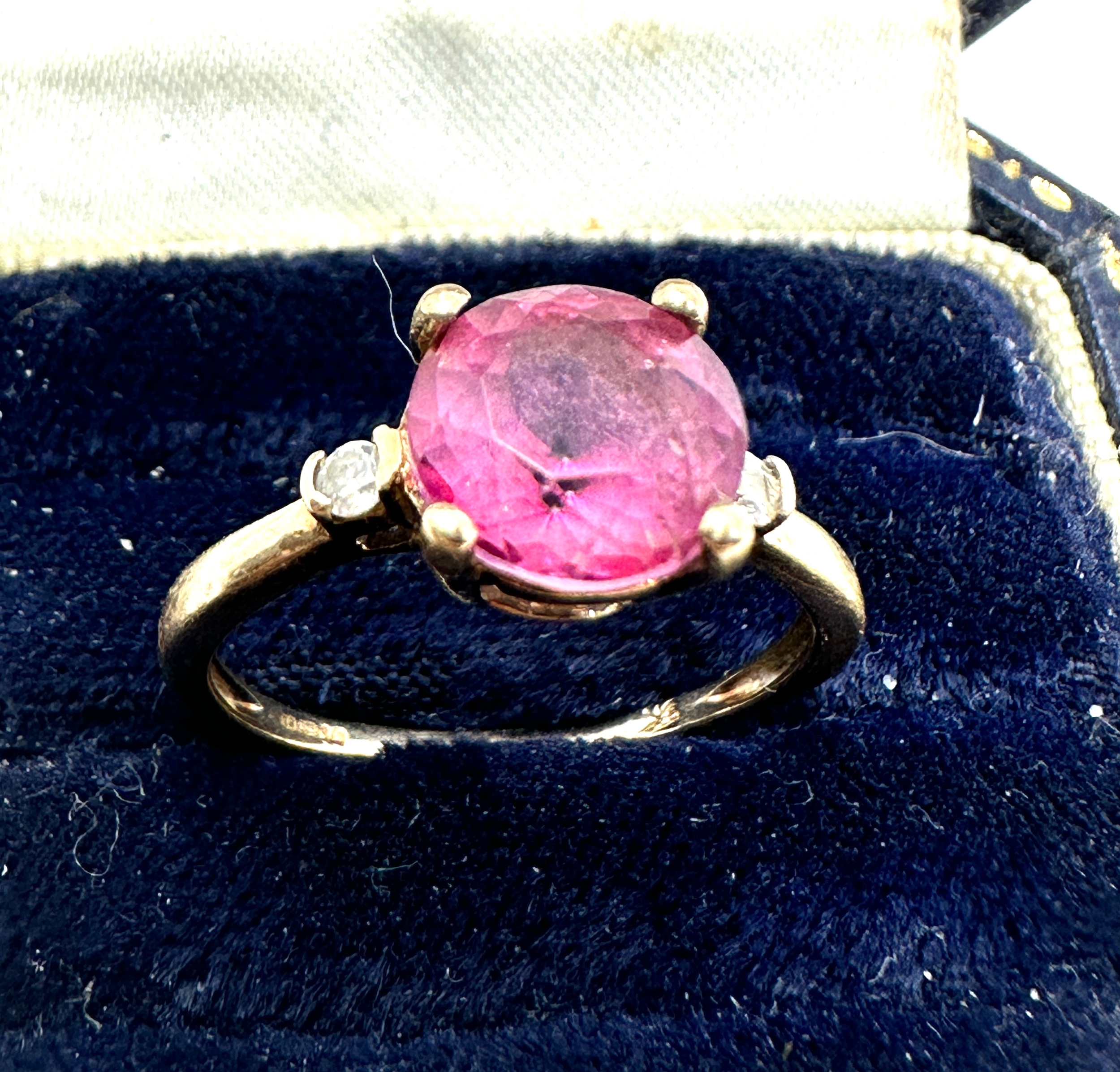 9ct gold diamond & pink gemstone ring weight 2.2g