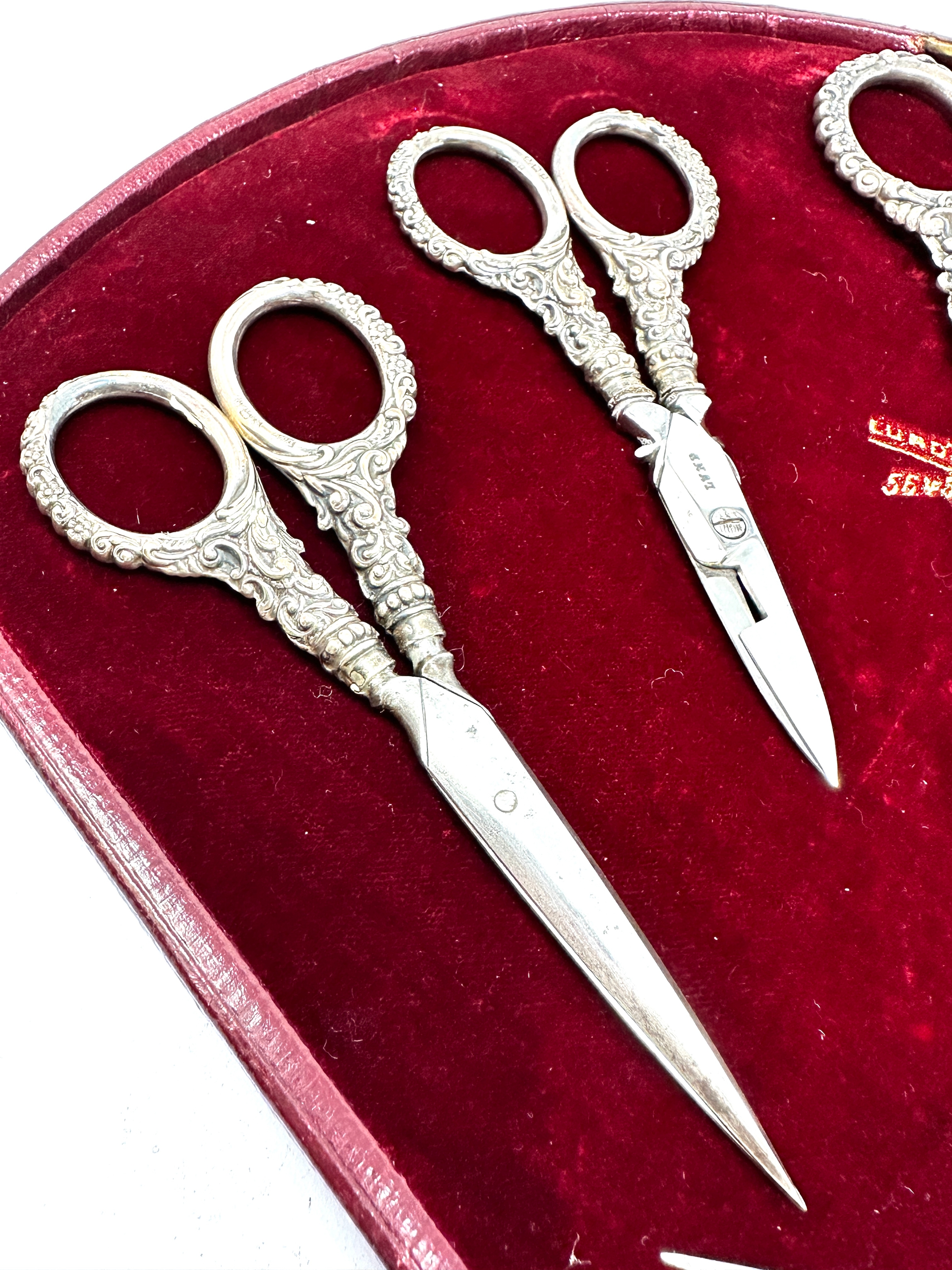 Fine large set of antique silver handle scissors original boxed by Lunds of London - Image 3 of 8