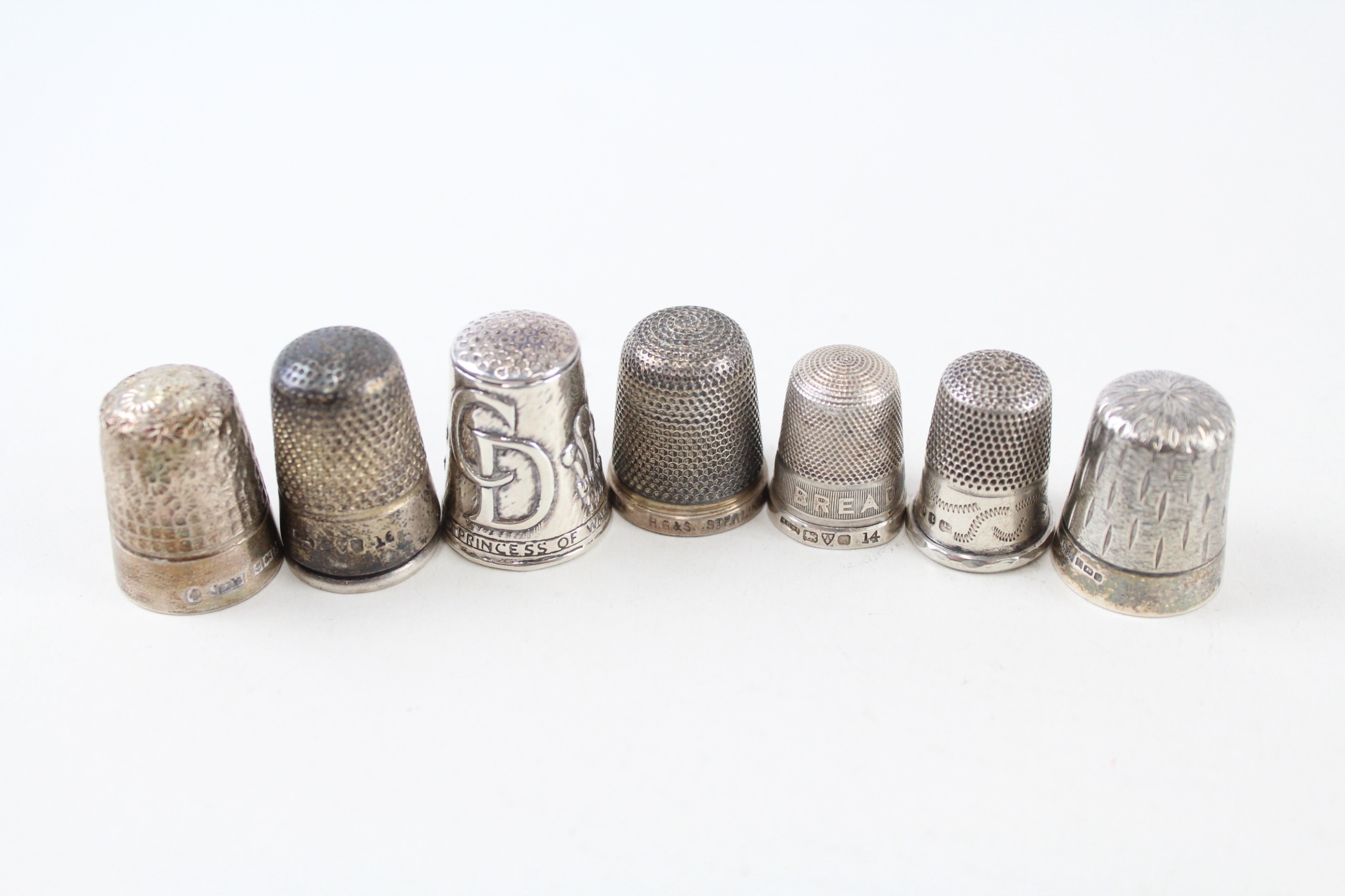 8 x .925 sterling thimbles