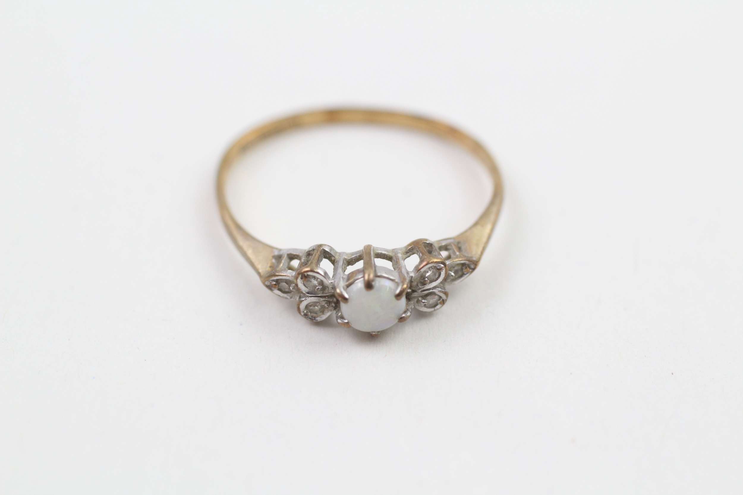 9ct gold opal & diamond vintage ring (1g)