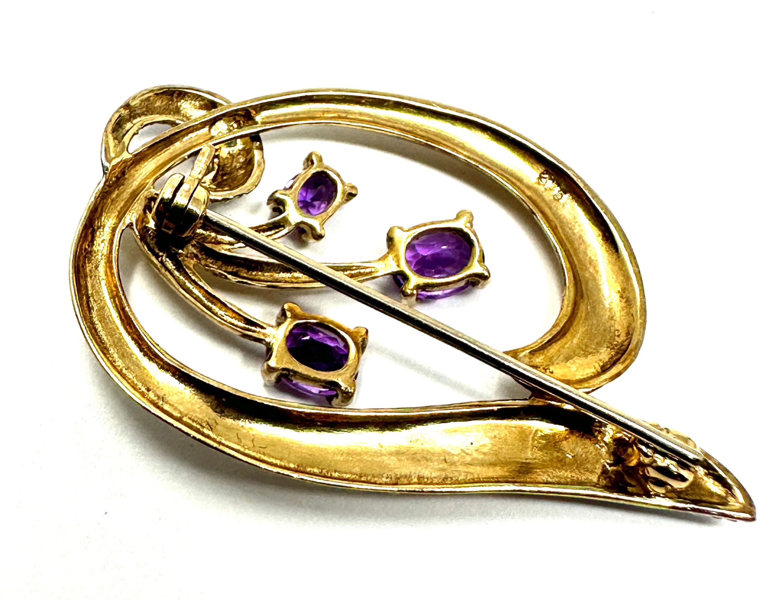 9ct gold amethyst & diamond brooch measures approx 4cm by 2.2cm weight 3.7g - Image 2 of 3