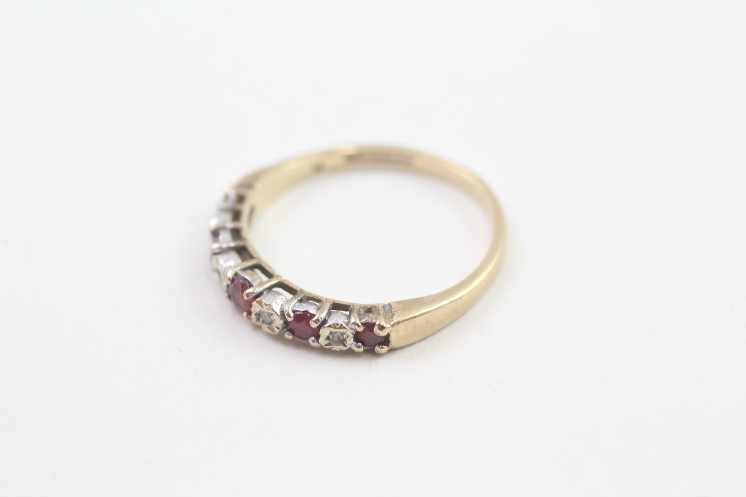 9ct gold vintage ruby & diamond half eternity ring (1.6g) - Image 2 of 4