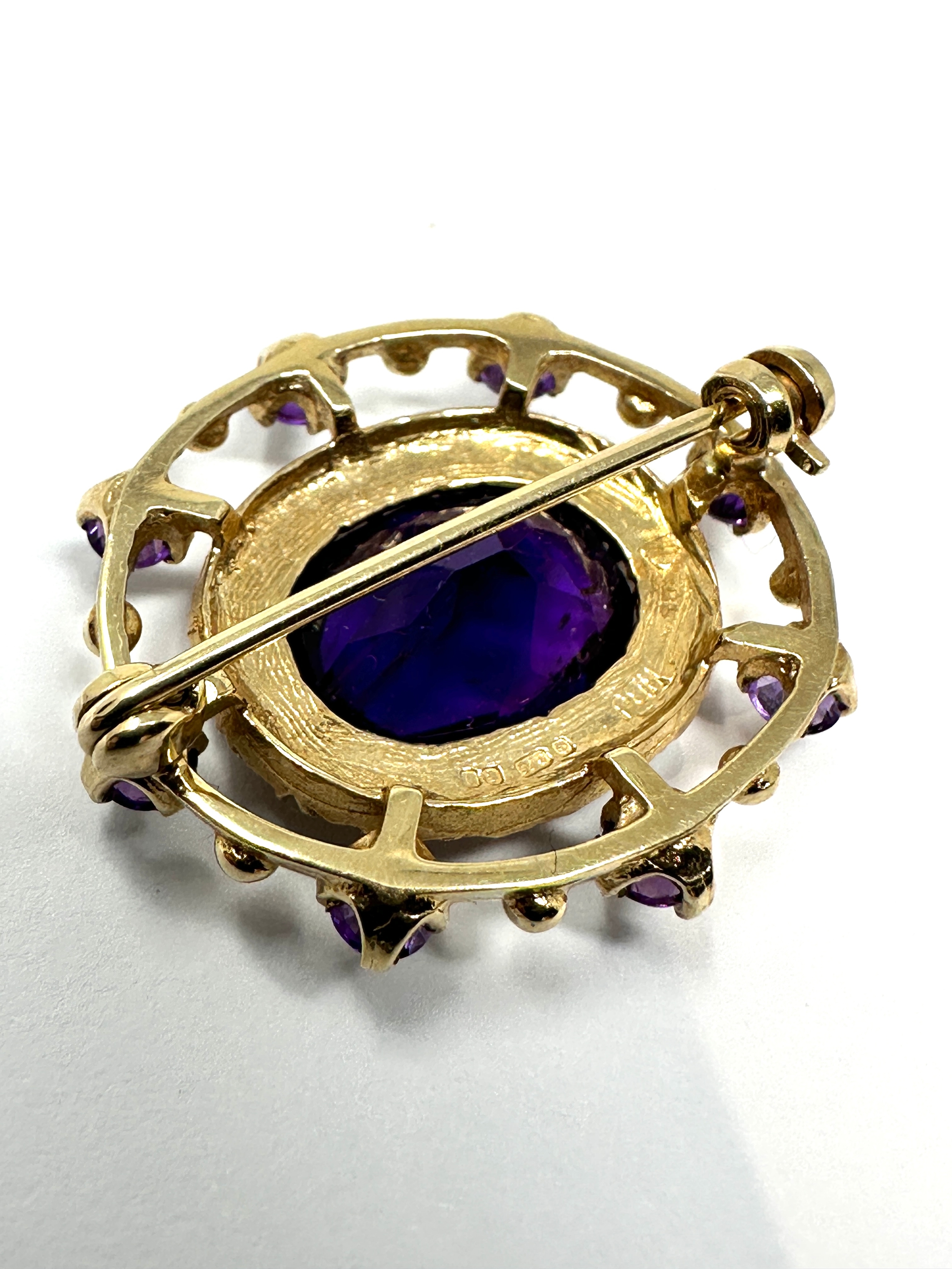 9ct gold amethyst & seed-pearl brooch measures approx 3cm by 2.5cm weight 6.1g - Image 4 of 4