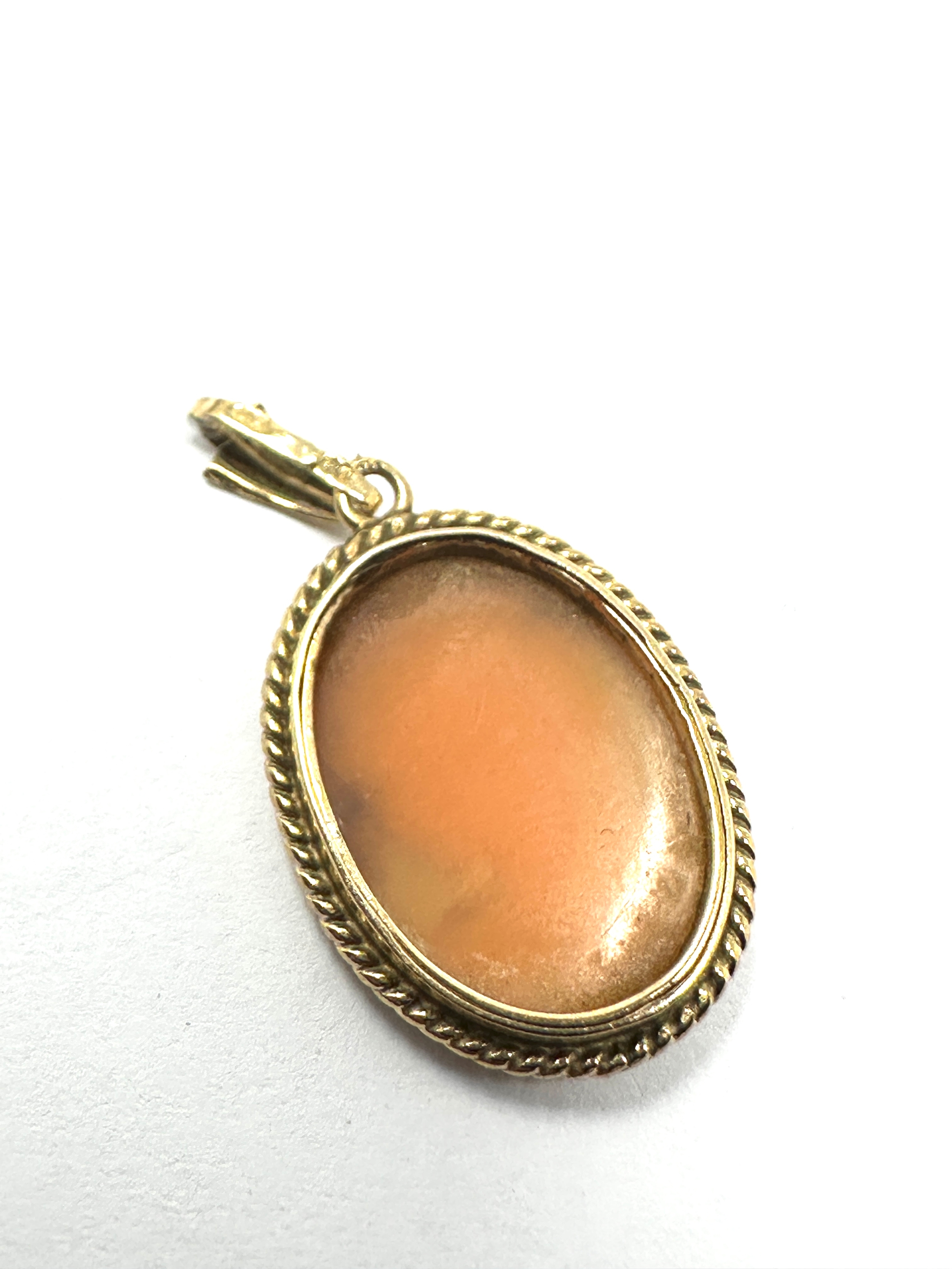 small 9ct gold cameo pendant weight 1.8g - Image 2 of 2