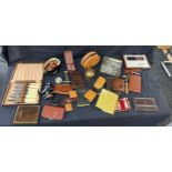 Selection of vintage collectable items to include medical instruments, fishing reels, purses/wallets