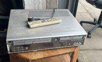 Davoo video recorder with remote - untested