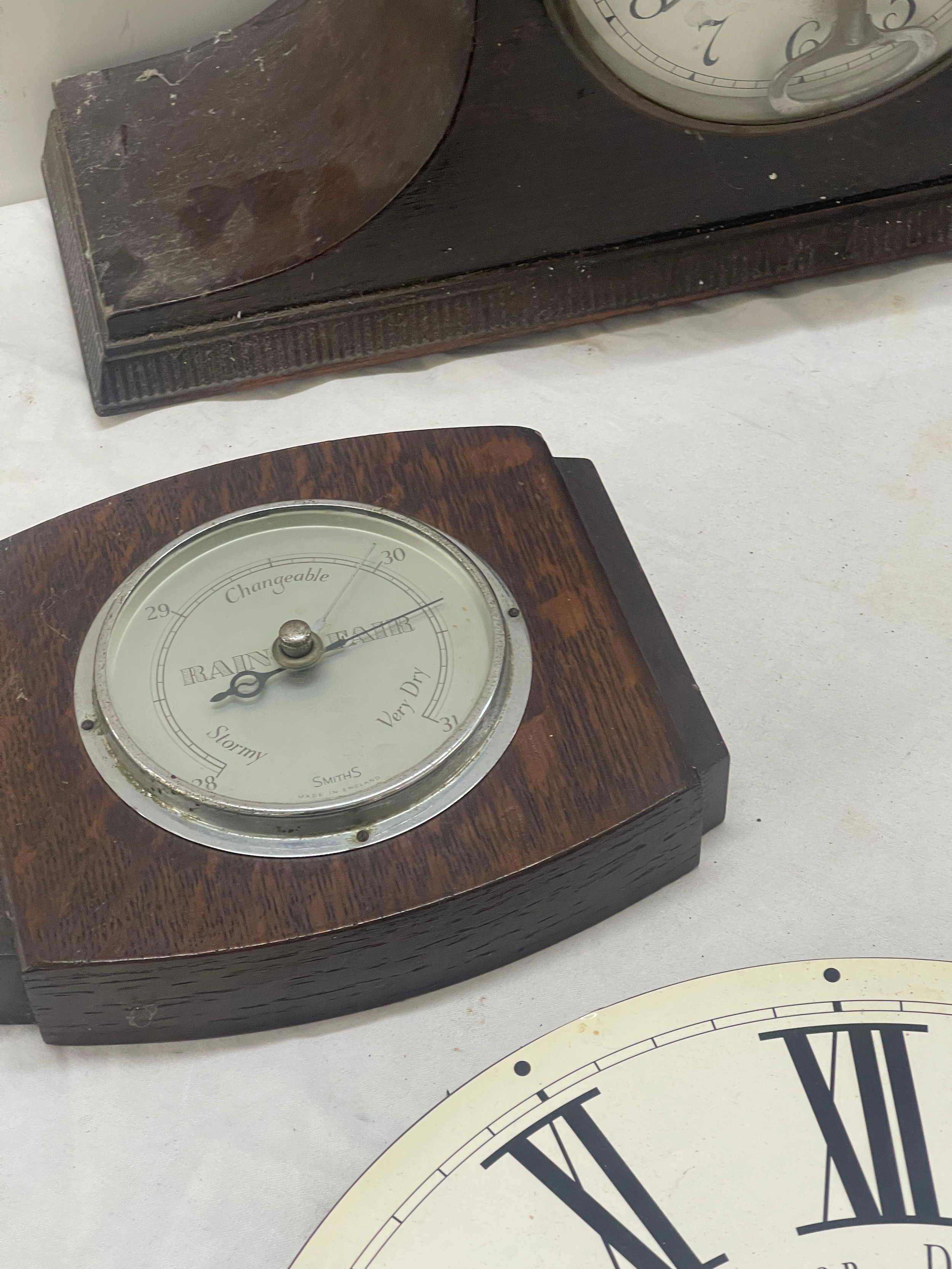 Large selection of assorted clocks includes smiths etc - Image 5 of 5