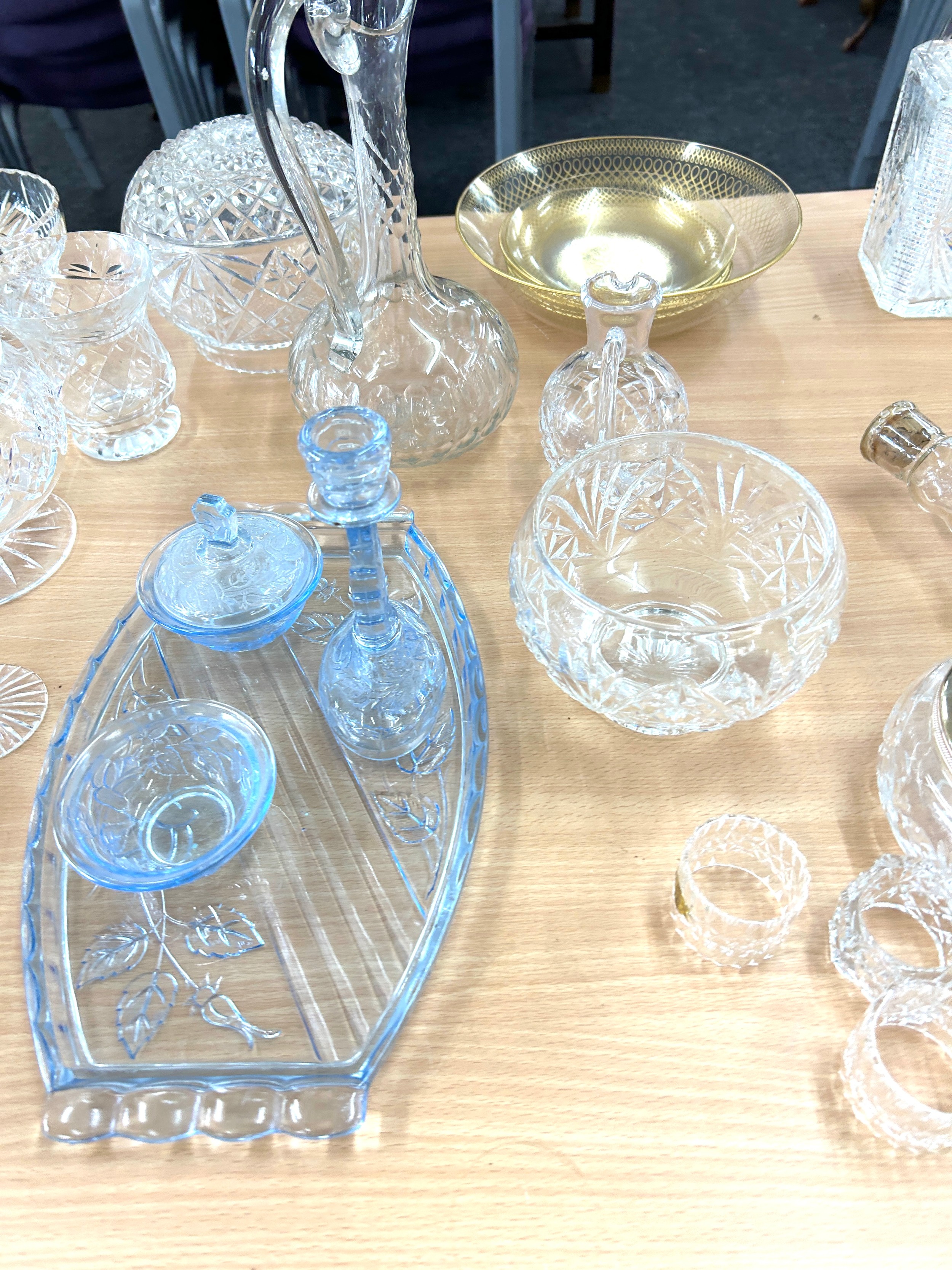 Selection of glassware to include decanters, lamp etc - Image 3 of 4