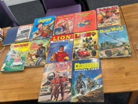 Selection of vintage hardback annuals to include Boys World, Champion, Cheyenne television story