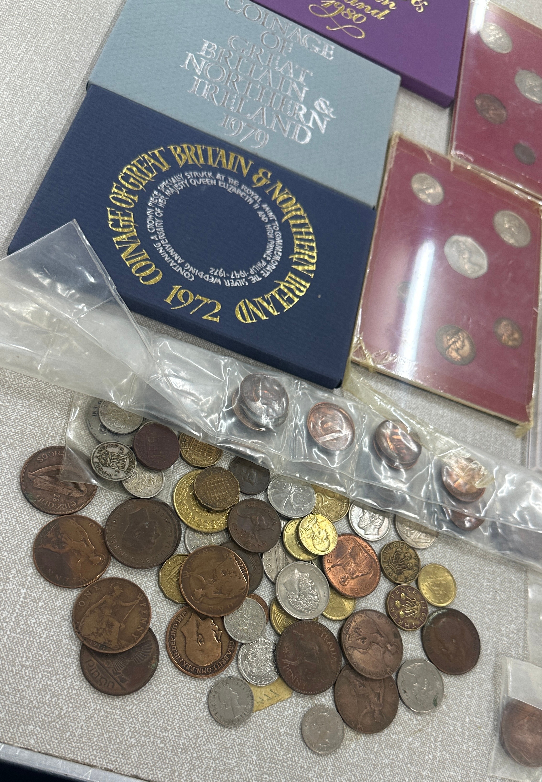 Selection of assorted coin sets includes The Coinage of Great Brittain 1980, 1979 etc - Image 8 of 10