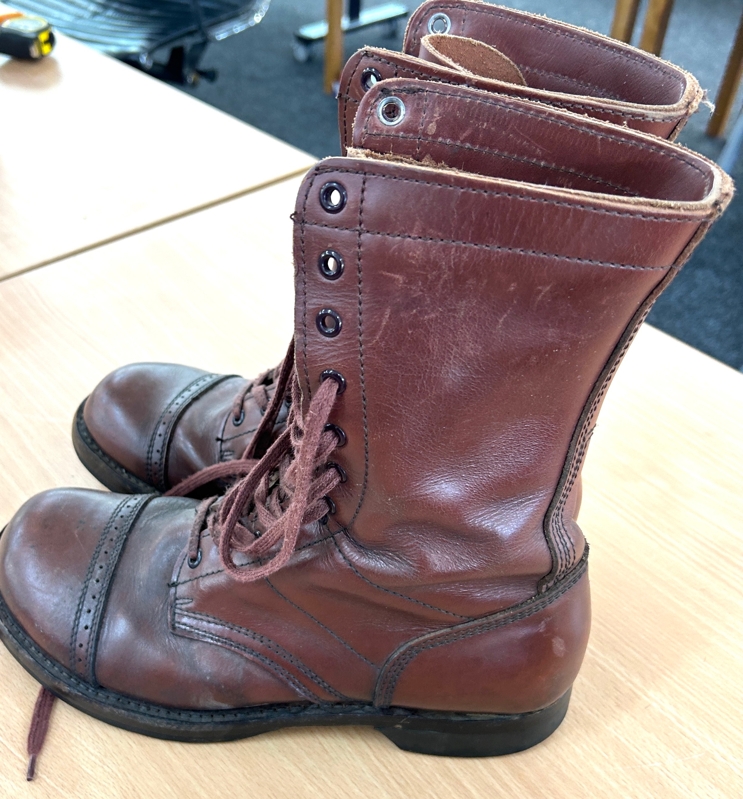 Two pairs of gents leather boots size 9 and 10 - Image 3 of 5