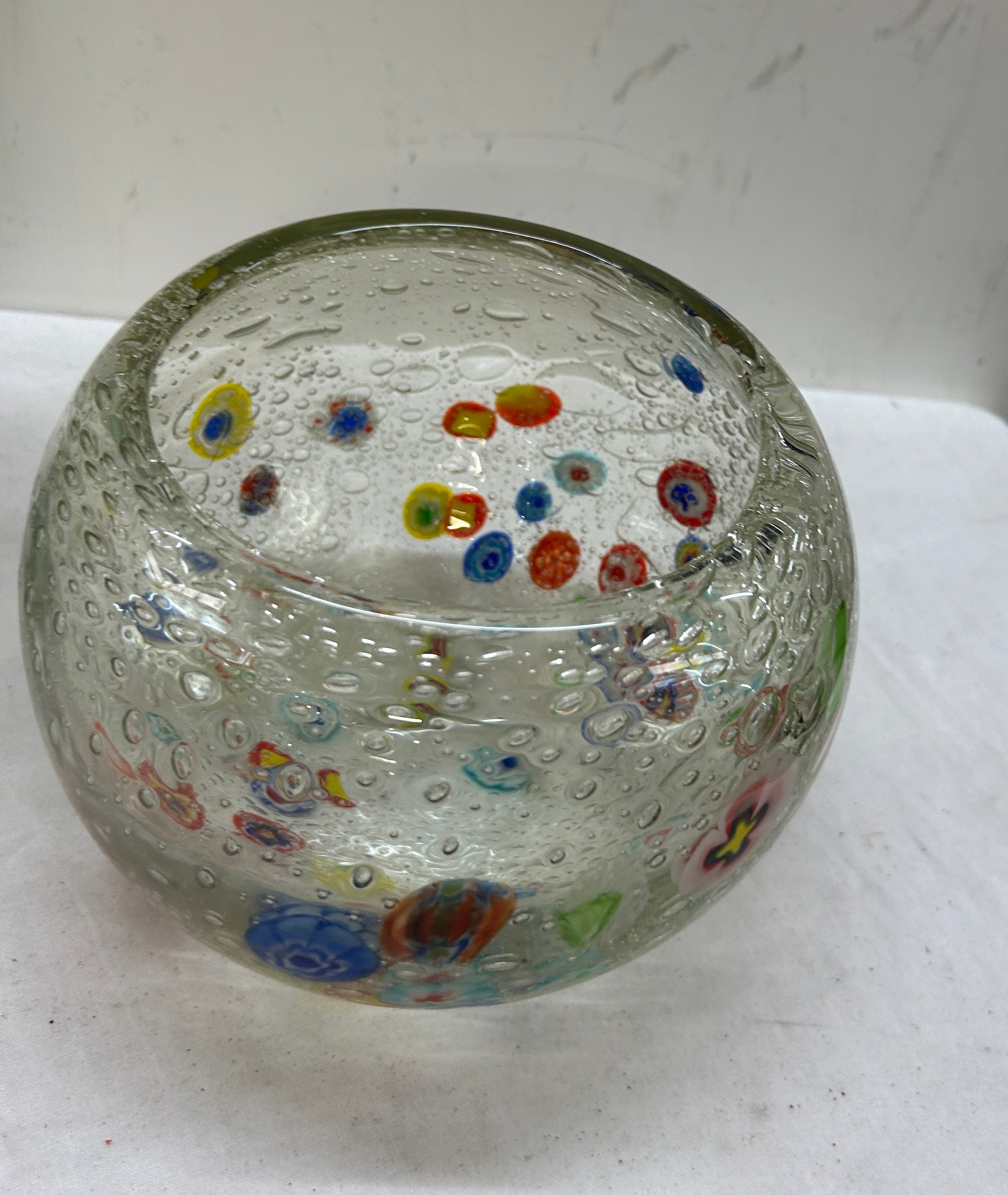 Two Pieces of Art glass includes a vase and bowl - Image 4 of 5