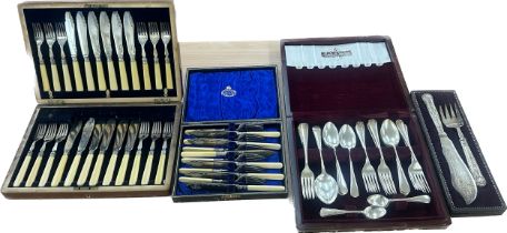 Selection of cased cutlery sets