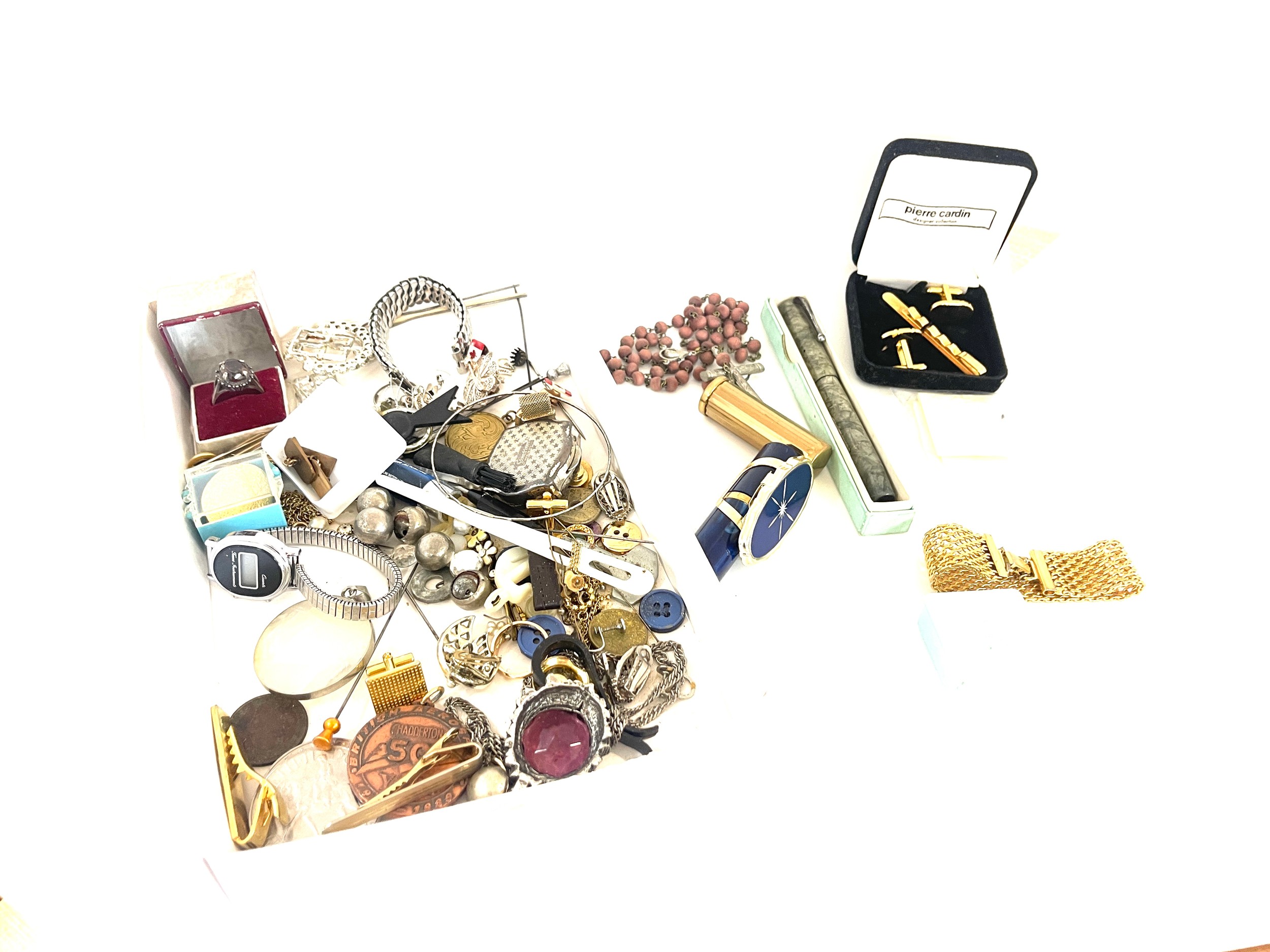 Selection of miscellaneous costume jewellery includes Lipstick holders, 14ct gold nib fountain pen