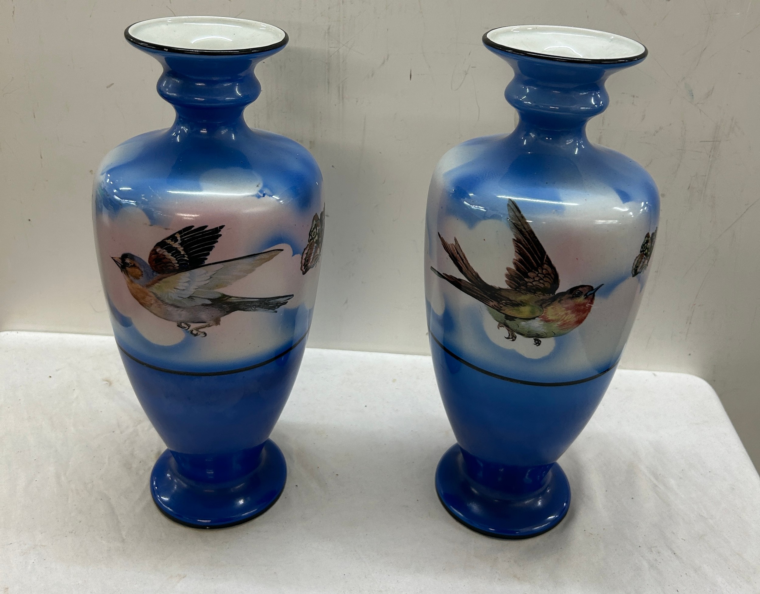 Pair of bird scene vases, height 13 inches tall - Image 2 of 3