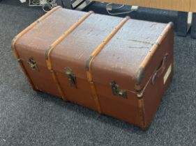 Vintage steamer trunk measures approx 36 inches wide x 20 inches tall