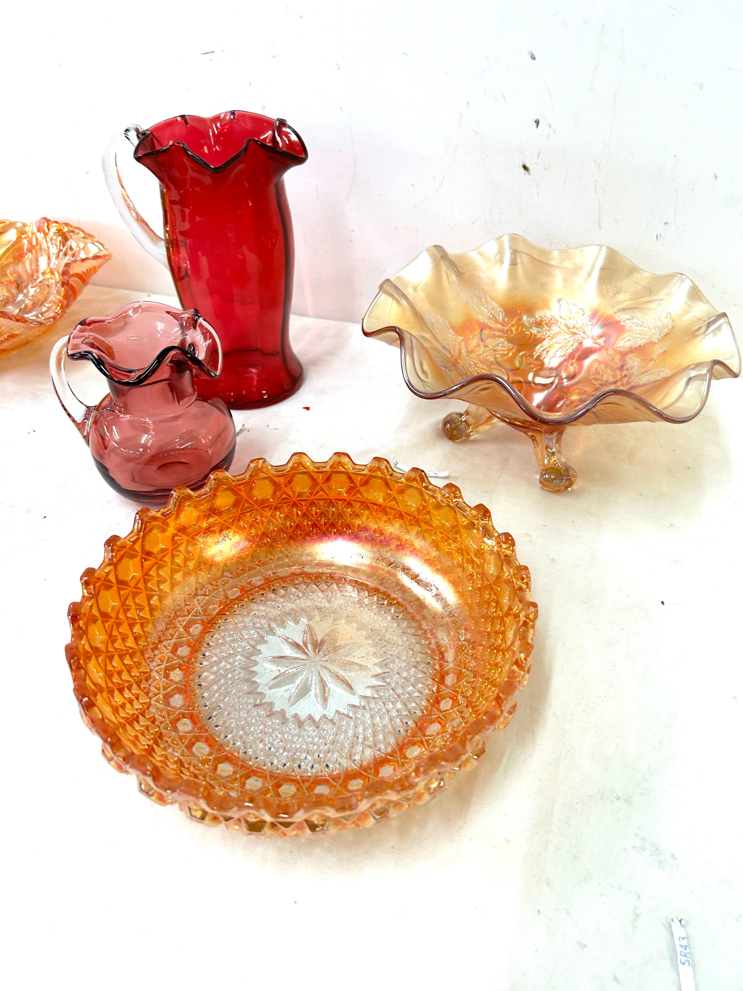 Selection of vintage glassware to include cranberry and carnival glass - Image 2 of 3