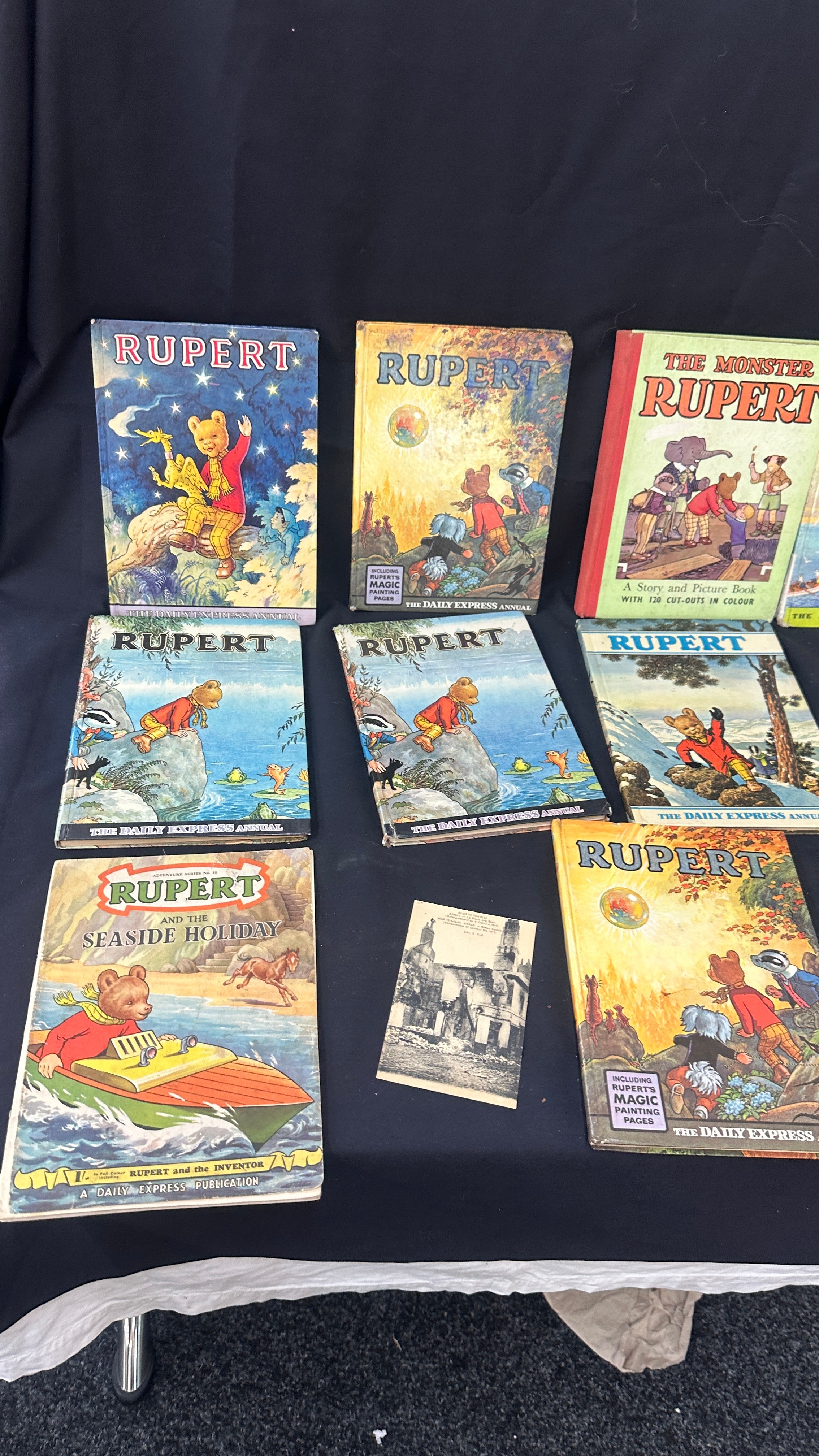 Selection of vintage Rupert hardback books approx 17 - Image 2 of 4