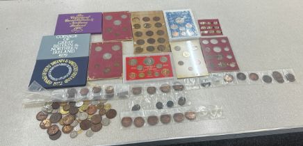 Selection of assorted coin sets includes The Coinage of Great Brittain 1980, 1979 etc