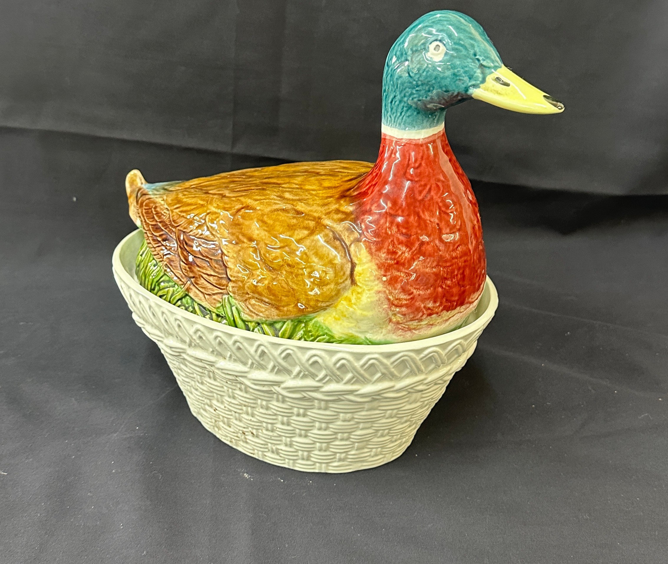 Large duck egg holder crack to base measures approx length 14 inches, width 8 inches and height 12 - Image 2 of 5